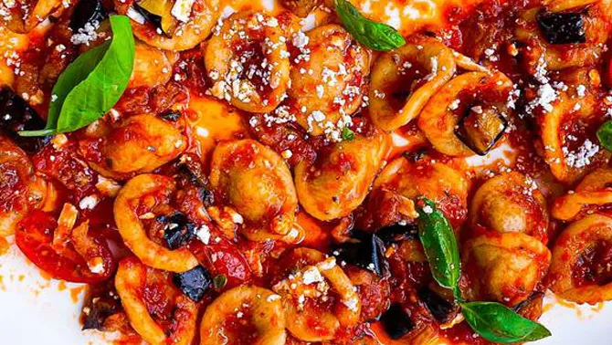 Handmade orecchiette alla Norma – cooking class in Milan