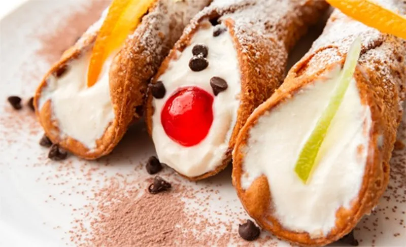 Sicilian cannoli – cooking class in Milan